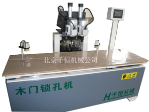 门业图片-木工机械北京厂家直销高效型数控木门锁孔机2000图片